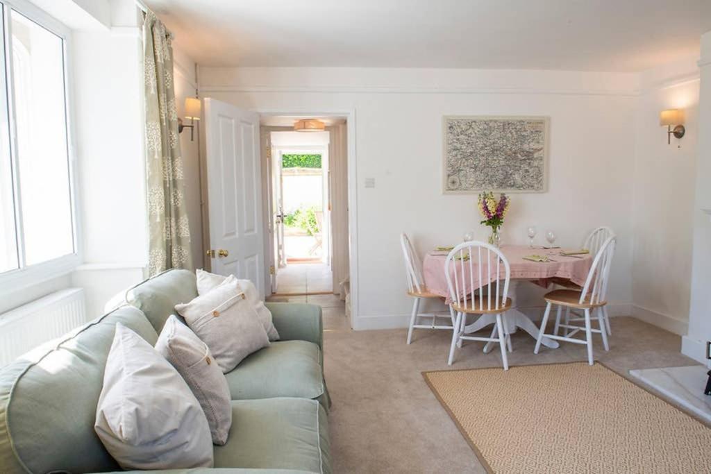 Curzon House Villa Calne Ngoại thất bức ảnh